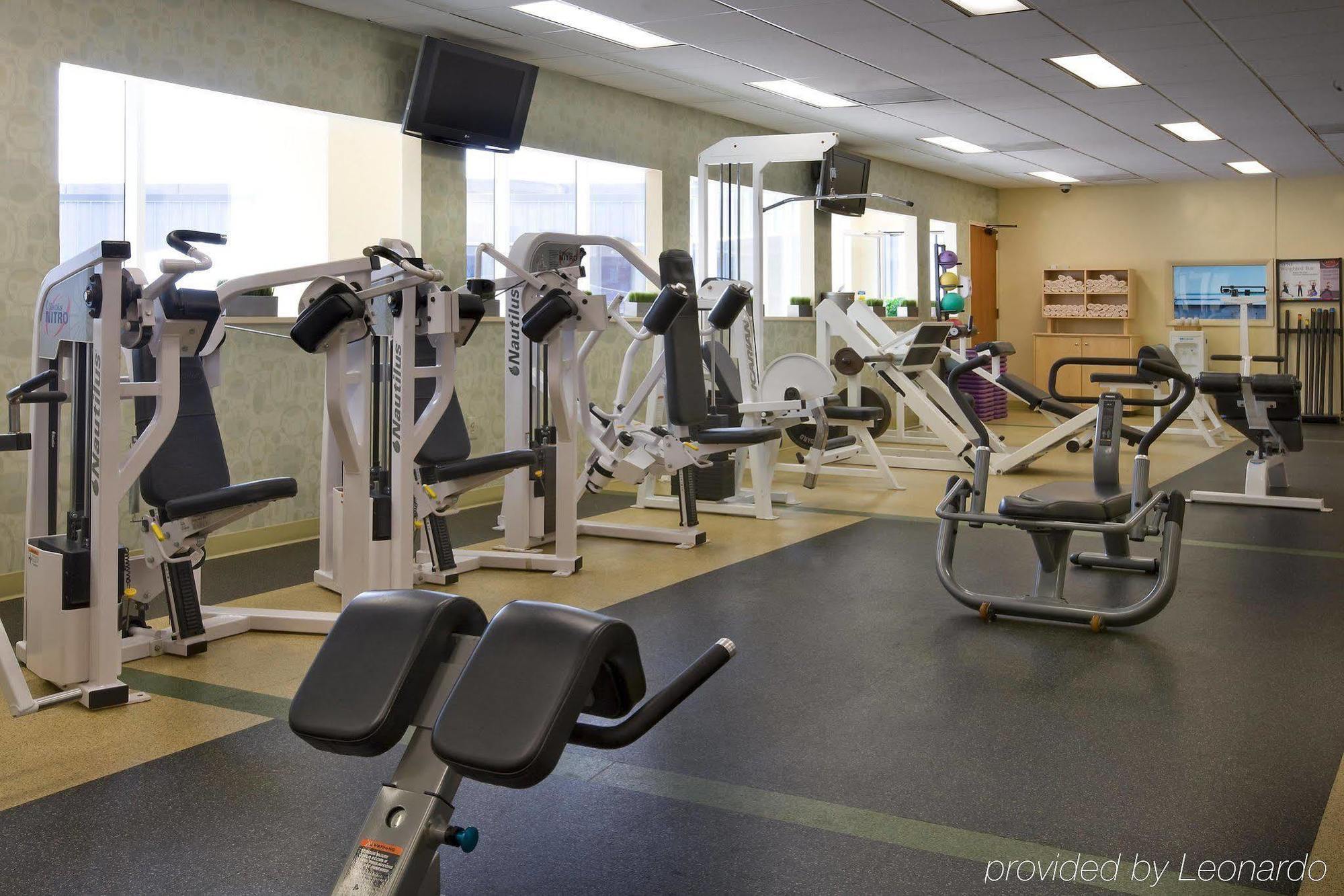 Hotel Embassy By Hilton Dc Chevy Chase Pavilion 3*